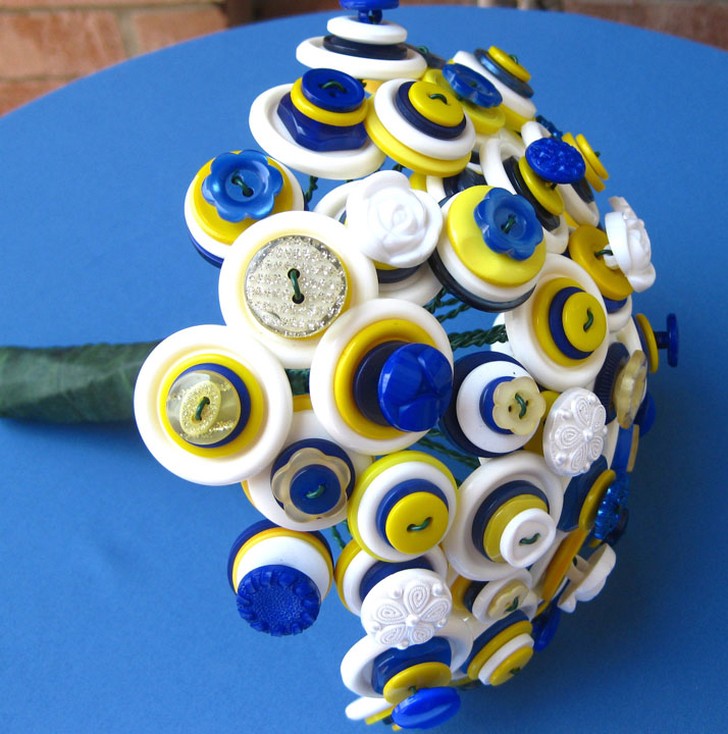 botton wedding bride bouquet picture.jpg