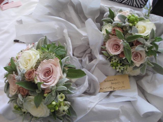 bridesmaids bouquets pictures.jpg