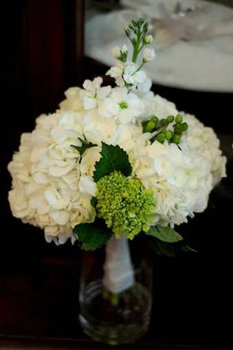 Picture of green and white bridesmaid bouquet.jpg