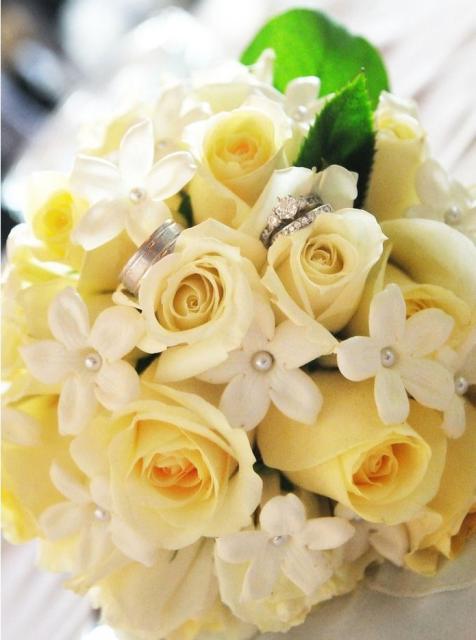 summer yellow roses bouquet bridal.jpg