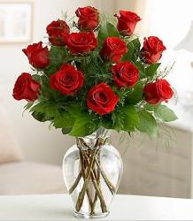 Glass arrangement with big red roses pictures.JPG